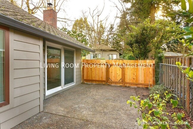 Building Photo - 9811 SW 49th Ave