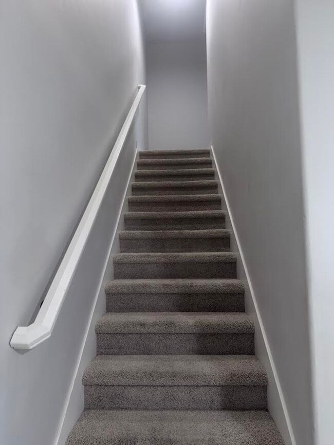 Building Photo - Charming and Sophisticated