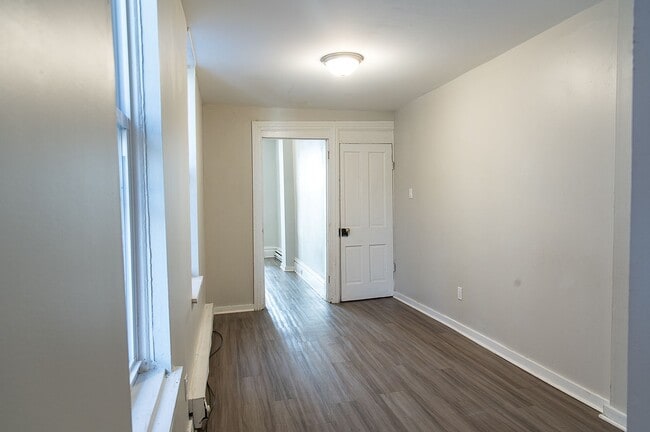 Building Photo - 332 Hamilton St