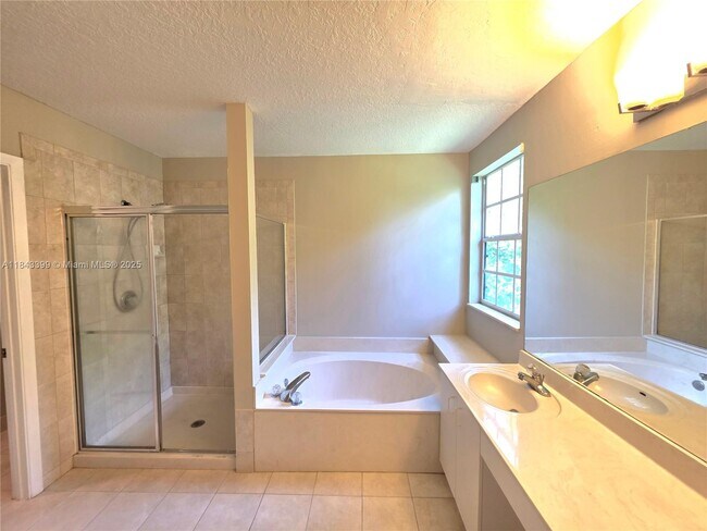 Building Photo - 584 Cambridge Dr