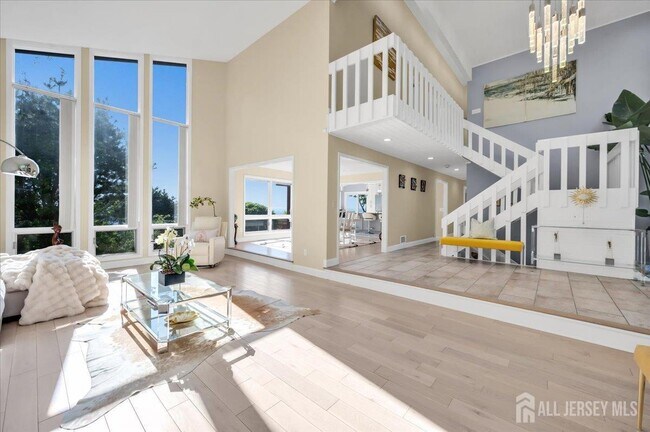 Building Photo - 950 Sunset Ridge