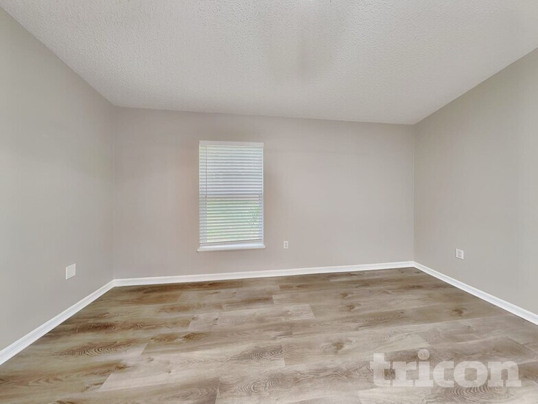 Building Photo - 649 Doe Cove Pl