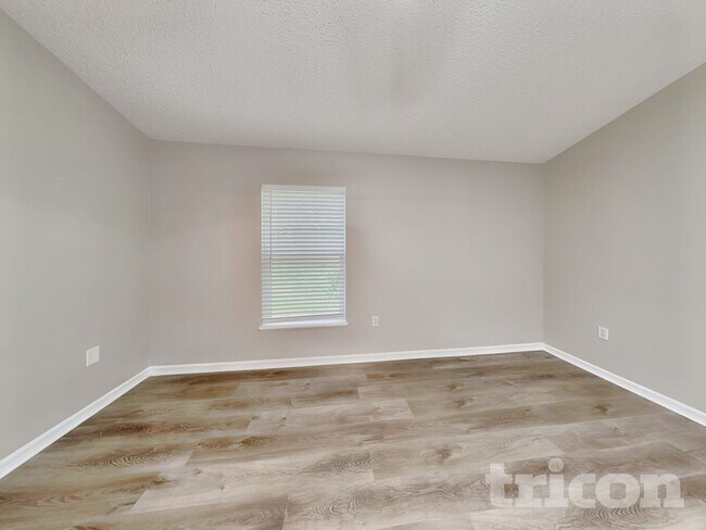 Building Photo - 649 Doe Cove Pl