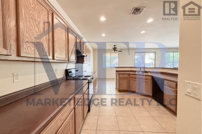 Building Photo - 4Bed/2.5Bath House at Litchfield/Greenway! Move-In Ready on 08/06/2026!