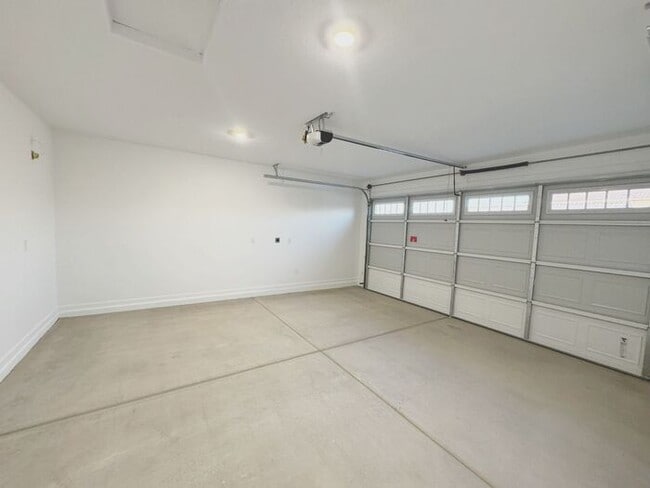 Building Photo - New 3 Bedroom 2 Bath Home at Western Gardens!