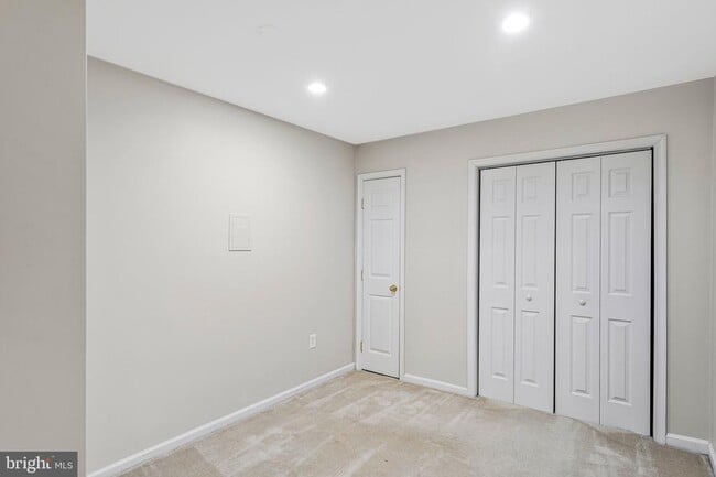 Building Photo - 2852 Yarn Ct