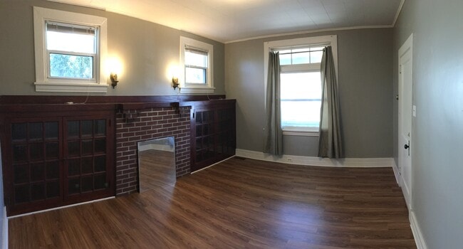 Building Photo - 967