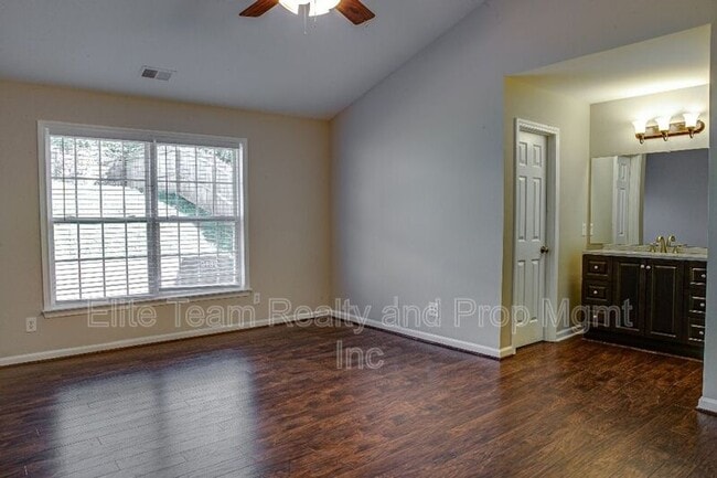 Building Photo - 2132 Mallard Woods Pl