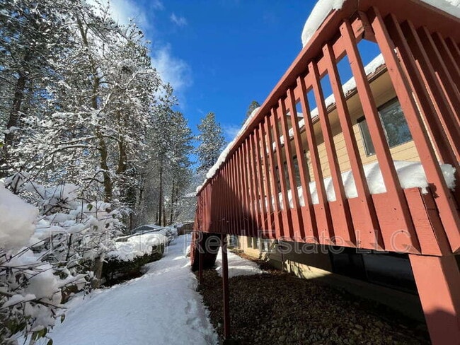 Building Photo - 5605 N Northwood Dr