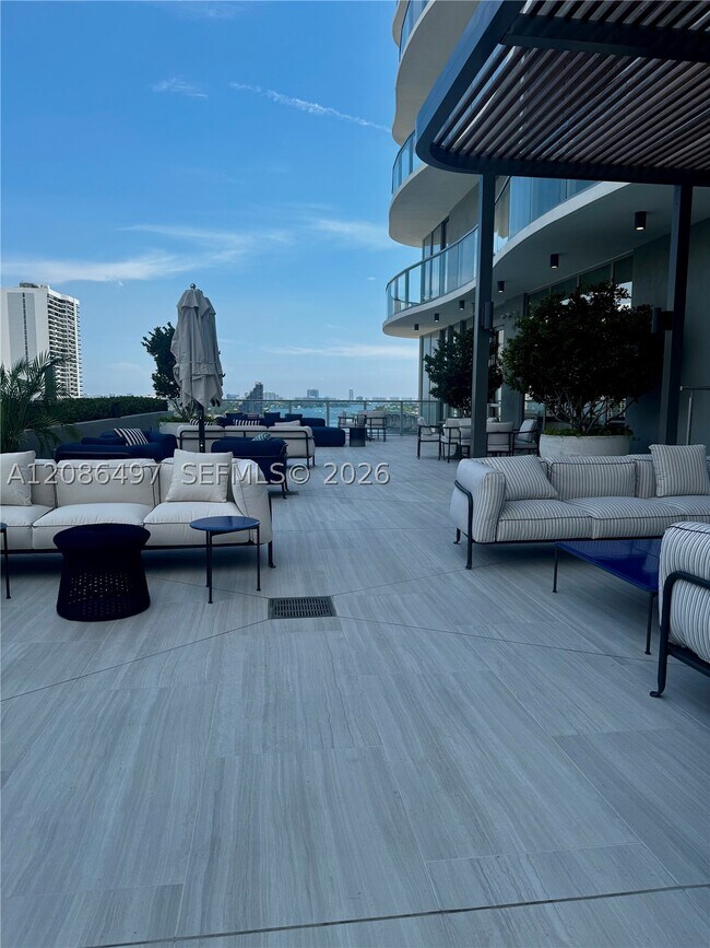 Building Photo - 1400 Biscayne Blvd