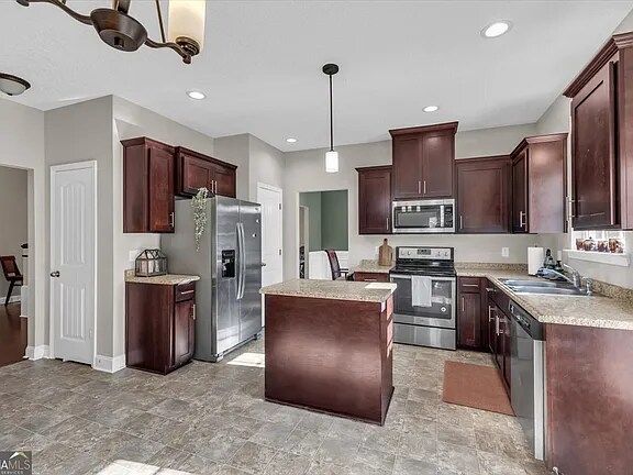 Building Photo - 732 Waterlily Ct