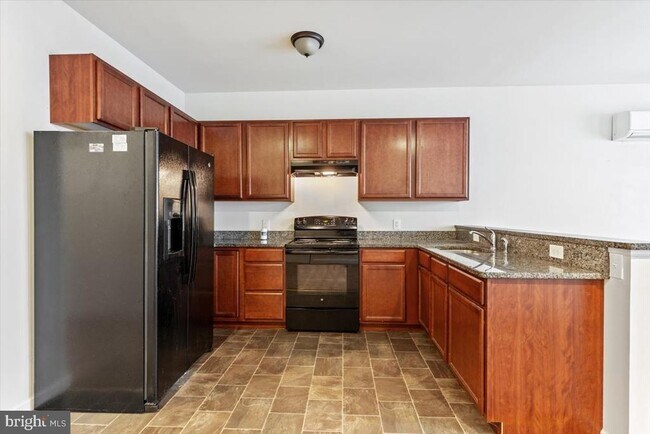 Building Photo - 316 Bridge St