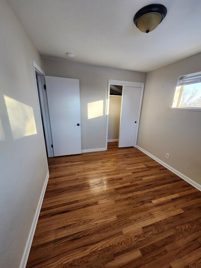 Building Photo - 6335 Yukon St