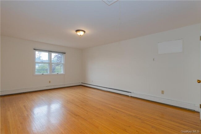 Building Photo - 30 Cassilis Ave