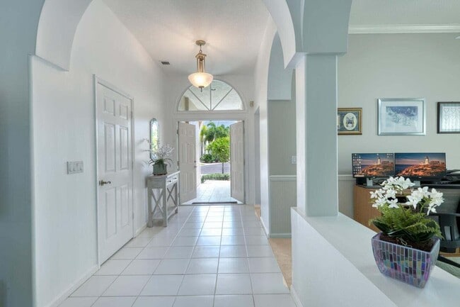 Building Photo - 1232 Avondale Ln