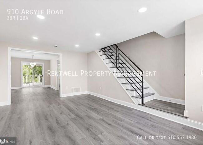 Building Photo - 910 Argyle Rd