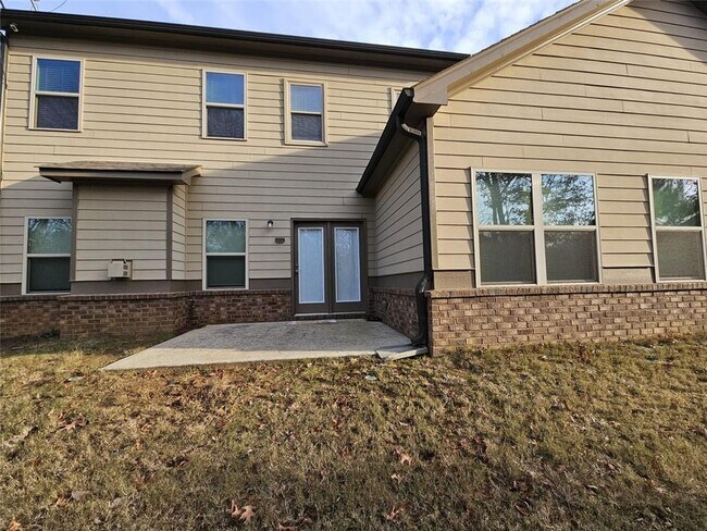 Building Photo - 10 Creekview Dr