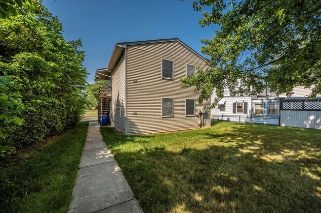 Building Photo - Open House Sun 12.7 from 10:15 to 11:15 AM