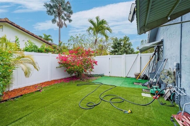 Building Photo - 7211 NW 76th St