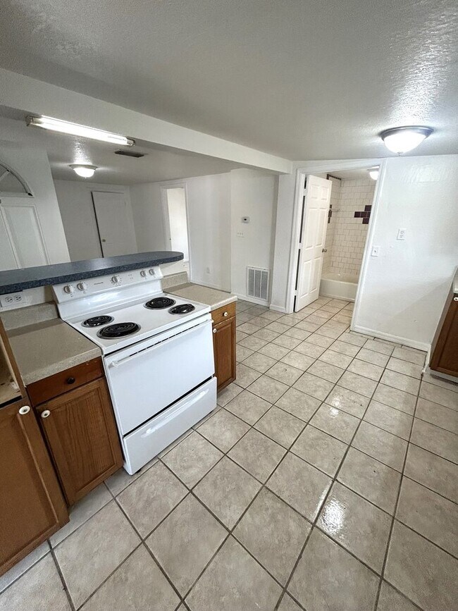 Building Photo - Charming 3-Bedroom Rental in Tavares!