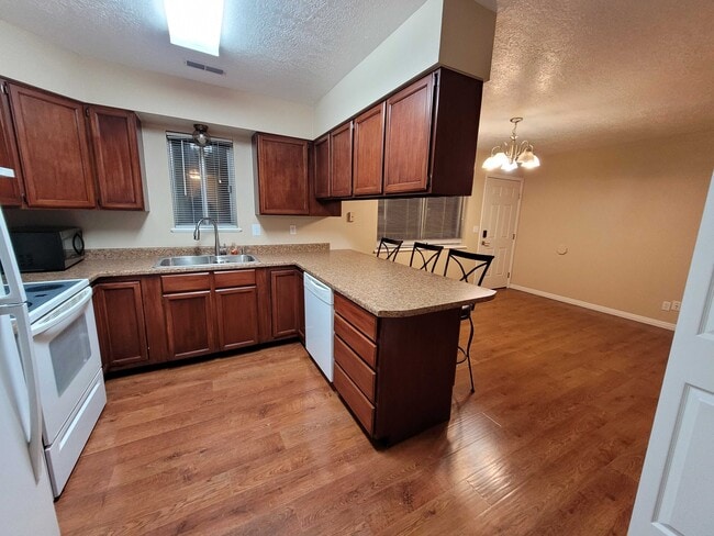 Building Photo - 115 W 1100 N