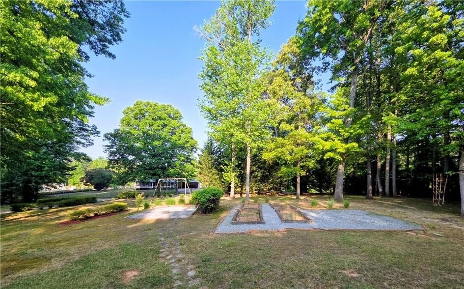 Building Photo - 3060 Glen Wallace Dr