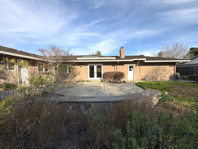 Building Photo - Charming Single-Family Home in South Los A...