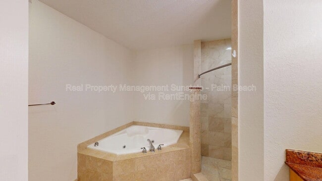 Building Photo - 1610 Presidential Way