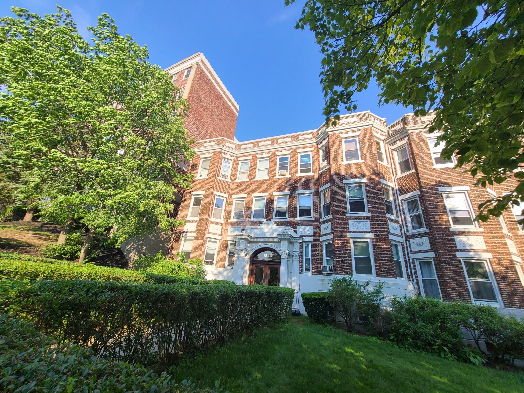 Building Photo - 1840 Commonwealth Ave