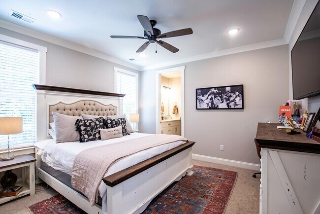 Building Photo - 740 Turkey Oak Cv