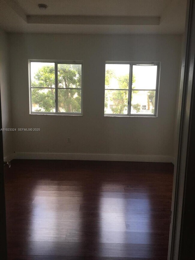 Building Photo - 10803 NW 83rd St