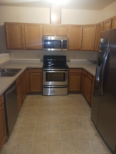 Kitchen - 2557 John R St