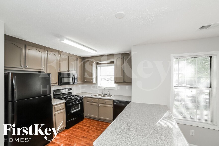 Building Photo - 3902 Viola Ct