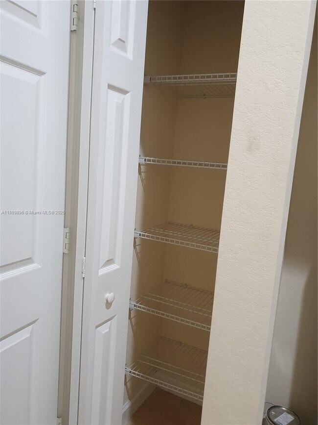 Building Photo - 9171 SW 169th Pl