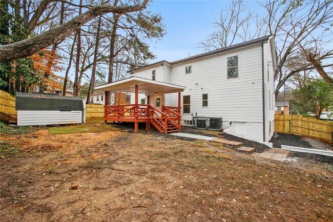 Building Photo - 3499 Fairlane Dr NW