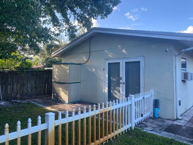 Building Photo - 536 NW 45th St