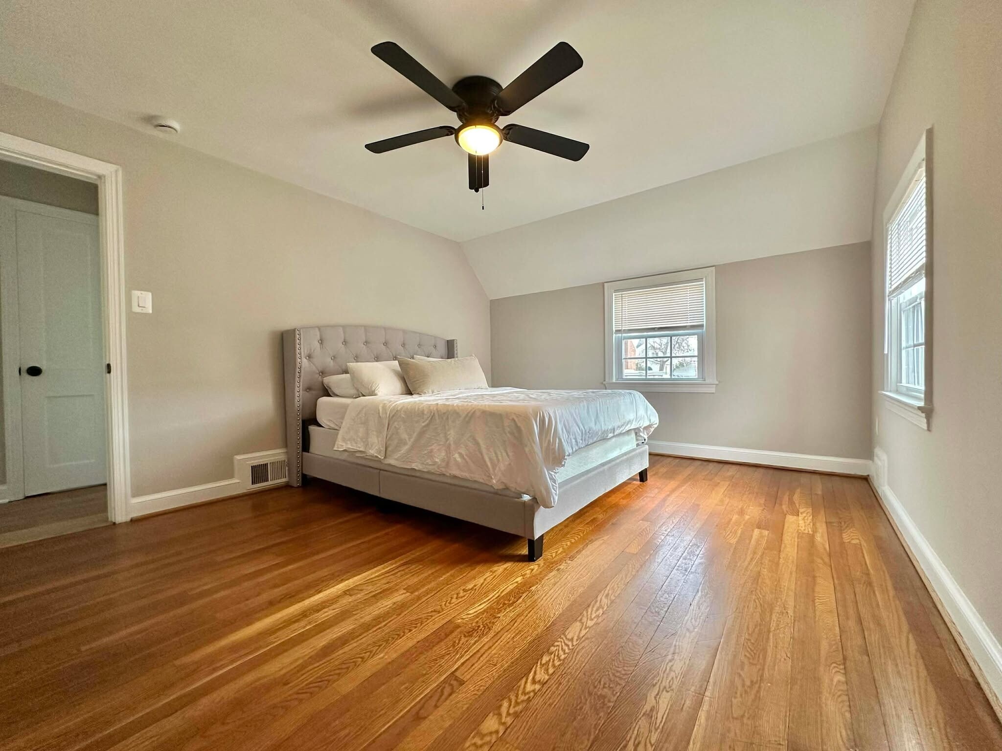 Building Photo - 1228 N Stuart St