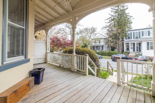 Building Photo - 328 W Front St