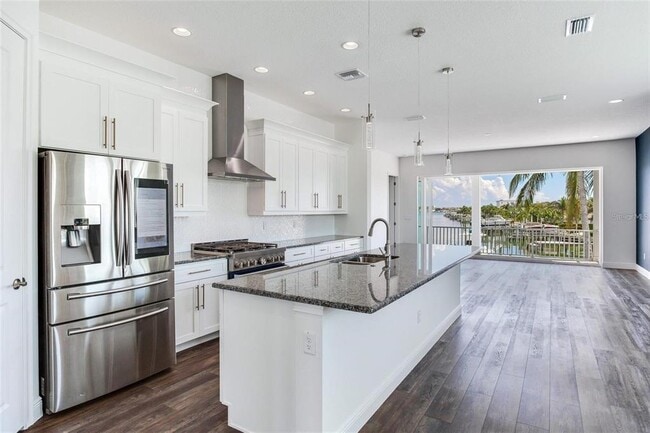 Building Photo - 635 115th Ave