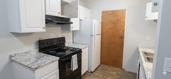 Building Photo - 1907 Hearthstone Dr