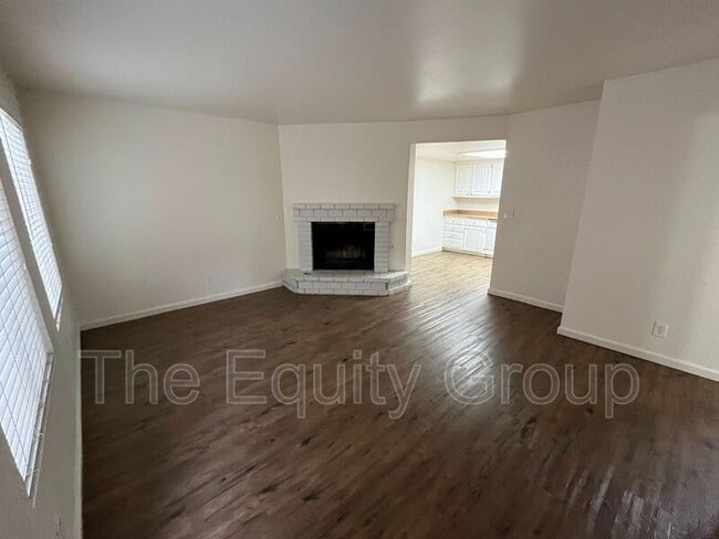 Building Photo - 3936 W Meadow Ave