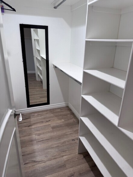 Jr Suite Walking Closet - 510 Tufts Ave