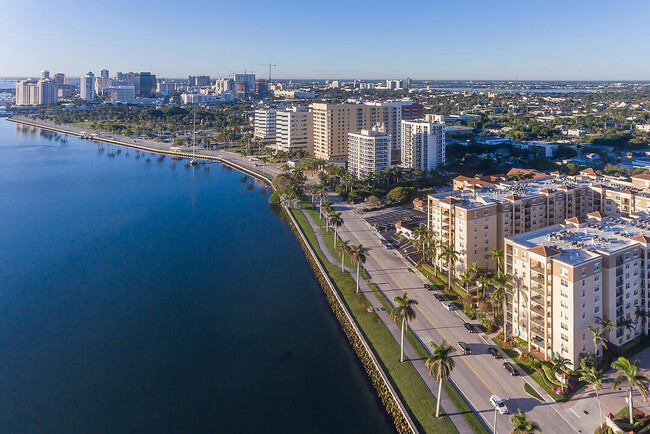 Building Photo - 1803 N Flagler Dr