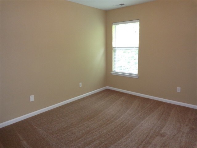 Building Photo - 433 Holland Springs Dr
