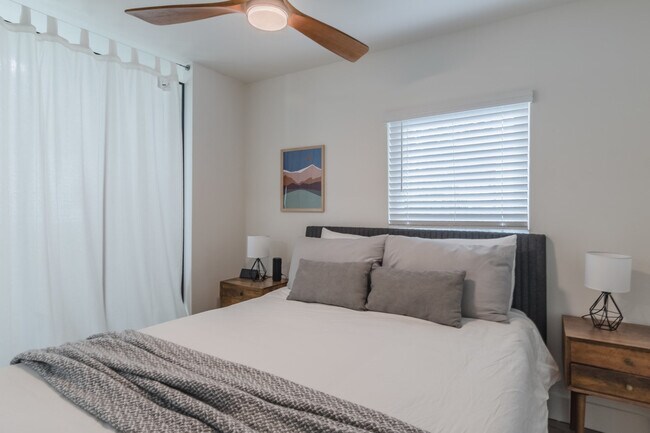 Building Photo - 2710 Amherst Ave