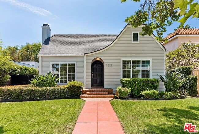 Primary Photo - 723 N Mansfield Ave