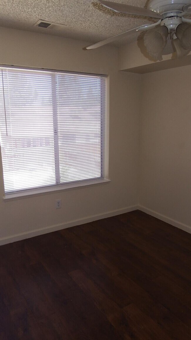 Building Photo - 7808 Walnut Grove Ct