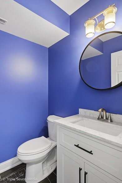 Building Photo - 777 E Golfview Dr