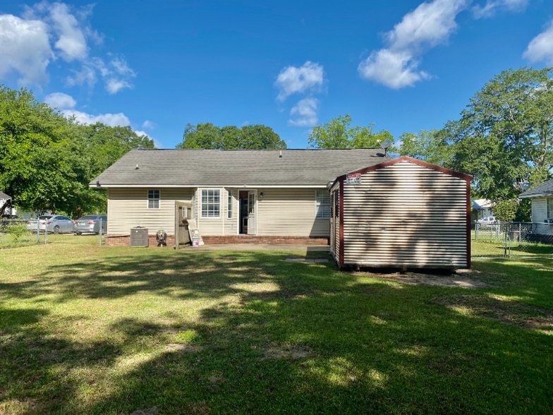 Building Photo - 101 Chance Ln