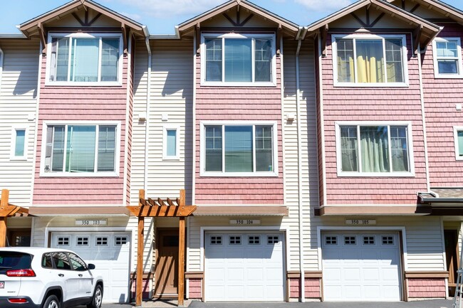 Primary Photo - Timberland Falls/Cedar Mill Townhome - 2 b...